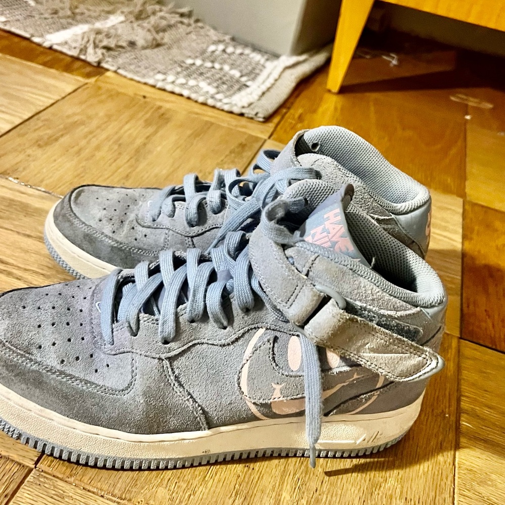 Limited edition have a Nike day blue Air Force one high top